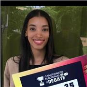 Estudiante universitaria de Física con más de dos años de experiencia impartiendo clases a niños y adolescentes.